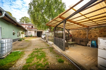 POSEZENÍ NA DVOŘE - Prodej domu 226 m², Cehnice