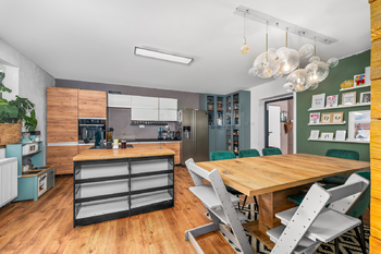 BYT 4+1 - KUCHYNĚ - Prodej domu 226 m², Cehnice