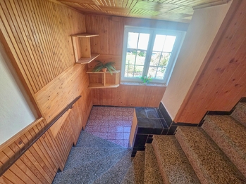 schody - Prodej domu 227 m², Kaplice