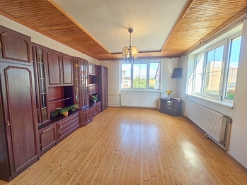 1.NP obývací pokoj - Prodej domu 227 m², Kaplice