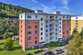 Byt 3+1, Třebovská, Ústí nad Orlicí - Hylváty - pohled na dům - Prodej bytu 3+1 v družstevním vlastnictví 84 m², Ústí nad Orlicí