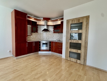 Kuchyně - Pronájem bytu 2+kk v osobním vlastnictví 48 m², Praha 4 - Modřany