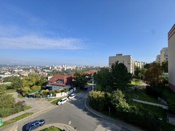 Výhled z bytu - Pronájem bytu 2+kk v osobním vlastnictví 48 m², Praha 4 - Modřany