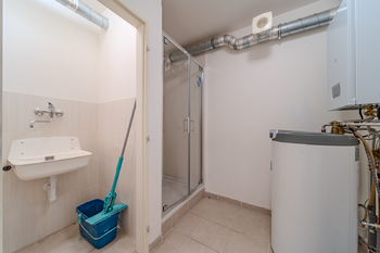 Pronájem skladovacích prostor 190 m², Jeneč