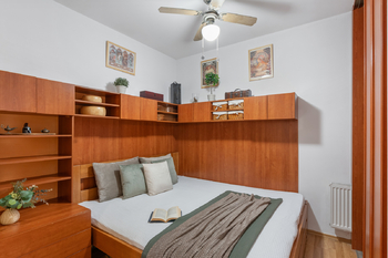 Ložnice - Prodej bytu 3+kk v osobním vlastnictví 84 m², Praha 9 - Vysočany