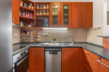 Kuchyně - detail - Prodej bytu 3+kk v osobním vlastnictví 84 m², Praha 9 - Vysočany