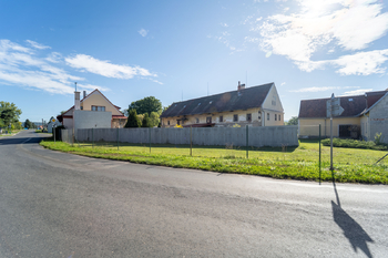 pohled z ulice - Prodej zemědělského objektu 363 m², Vrdy