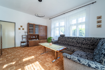 obývací pokoj v přízemí - Prodej zemědělského objektu 363 m², Vrdy