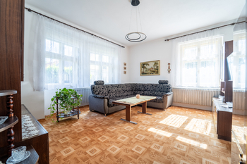 obývací pokoj v přízemí - Prodej zemědělského objektu 363 m², Vrdy