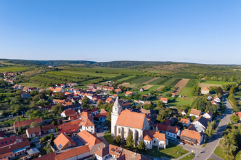Prodej pozemku 1544 m², Hnanice