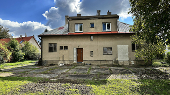 Pohled na dům ze zadní strany - Prodej domu 260 m², Horní Bezděkov