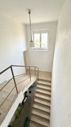 Schodiště v domě - Prodej domu 260 m², Horní Bezděkov