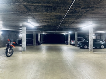 Prodej garážového stání, Praha 10 - Uhříněves