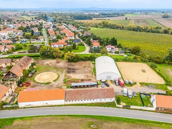 pohled na areál - Prodej zemědělského objektu 740 m², Chlumín