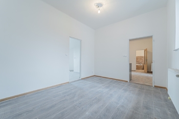 bytová jednotka - Prodej zemědělského objektu 740 m², Chlumín