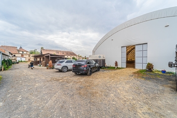 vstup jízdárna - Prodej zemědělského objektu 740 m², Chlumín