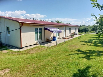 Pohled k domku. - Pronájem bytu 2+kk v osobním vlastnictví 48 m², Dražice