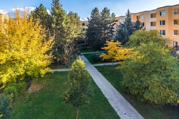 Vnitroblok - Prodej bytu 4+1 v osobním vlastnictví 94 m², Praha 4 - Modřany