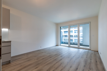 OBÝVACÍ POKOJ - Prodej bytu 2+kk v osobním vlastnictví 67 m², Praha 9 - Hloubětín