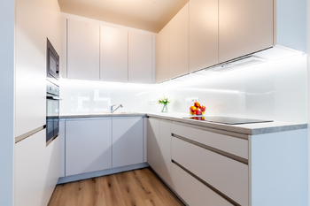 KUCHYNSKÝ KOUT - Prodej bytu 2+kk v osobním vlastnictví 67 m², Praha 9 - Hloubětín