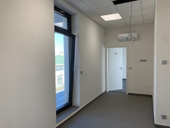 ordinace 49 m2 - čekárna - Pronájem komerčního prostoru 49 m², Praha 9 - Horní Počernice