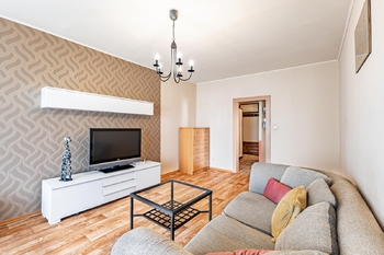 Obývací pokoj. - Pronájem bytu 3+1 v osobním vlastnictví 73 m², Jindřichův Hradec