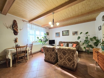 Prodej domu 191 m², Vroutek