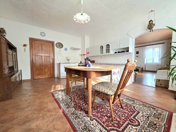 Prodej domu 191 m², Vroutek