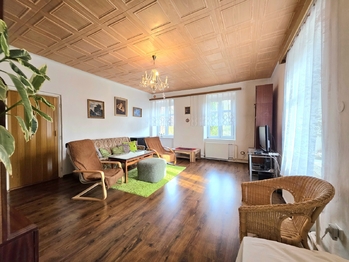 Prodej domu 191 m², Vroutek