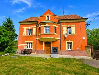 Prodej domu 191 m², Vroutek