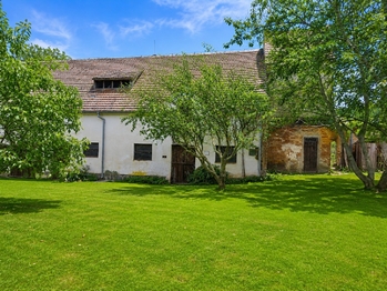 Prodej domu 191 m², Vroutek