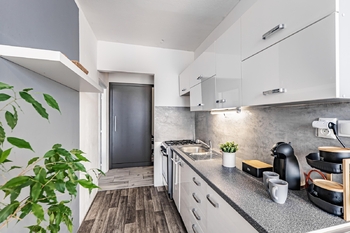 Kuchyně. - Prodej bytu 2+1 v osobním vlastnictví 63 m², Jindřichův Hradec