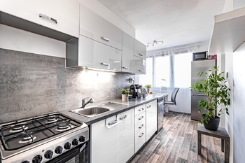 Kuchyně. - Prodej bytu 2+1 v osobním vlastnictví 63 m², Jindřichův Hradec