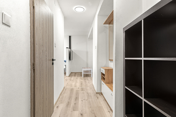 Chodba - Prodej bytu 3+kk v osobním vlastnictví 53 m², Pardubice