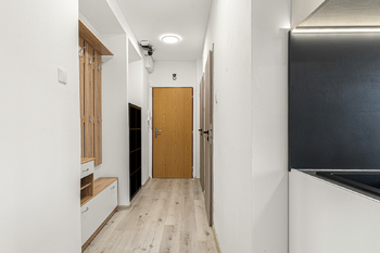 Chodba - Prodej bytu 3+kk v osobním vlastnictví 53 m², Pardubice