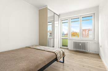 Pokoj s balkónem - Prodej bytu 3+kk v osobním vlastnictví 53 m², Pardubice