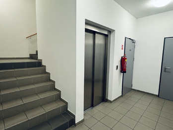 Pronájem bytu 3+kk v osobním vlastnictví 82 m², Horoměřice