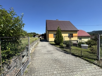 Prodej domu 241 m², Střelná