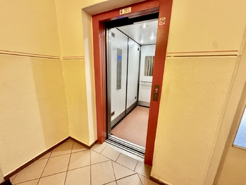Prodej bytu 2+kk v osobním vlastnictví 51 m², Praha 4 - Modřany