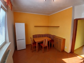 Pronájem bytu 2+1 v osobním vlastnictví 49 m², Lhotka nad Labem