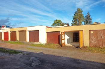 štěrkovou komunikaci. - Prodej garáže 21 m², Rakovník