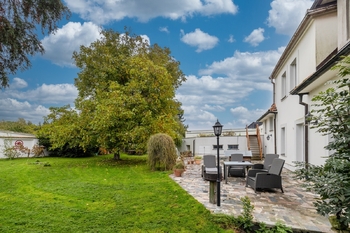 Prodej domu 395 m², Dobřany