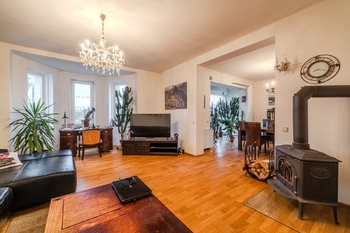 Prodej domu 395 m², Dobřany