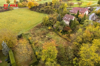 Prodej pozemku 977 m², Slapy