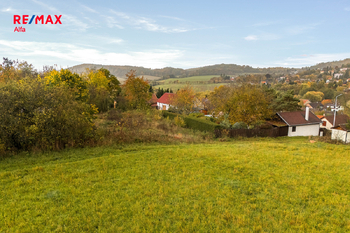 Prodej pozemku 977 m², Slapy