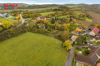 Prodej pozemku 977 m², Slapy