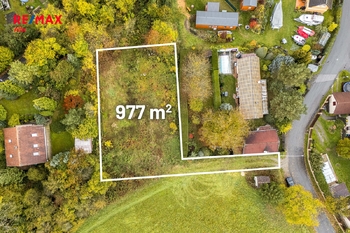Prodej pozemku 977 m², Slapy