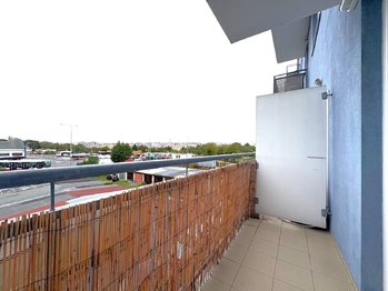1. balkon - Pronájem bytu 2+kk v osobním vlastnictví 62 m², Praha 10 - Michle