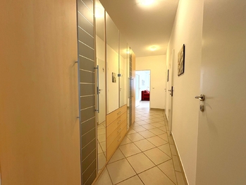 Chodba - Pronájem bytu 2+kk v osobním vlastnictví 62 m², Praha 10 - Michle