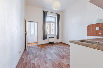 Prodej bytu 2+kk v družstevním vlastnictví 40 m², Praha 8 - Karlín